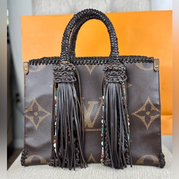 LOUIS VUITTON ON-THE-GO Brown Designer Tote Bag with Tassels UNIQUE - Picture 15 of 15